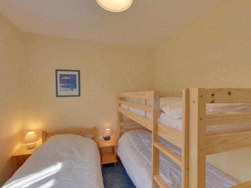 Poschodová posteľ alebo postele v izbe v ubytovaní Maison Châtelaillon-Plage, 4 pièces, 5 personnes - FR-1-706-7