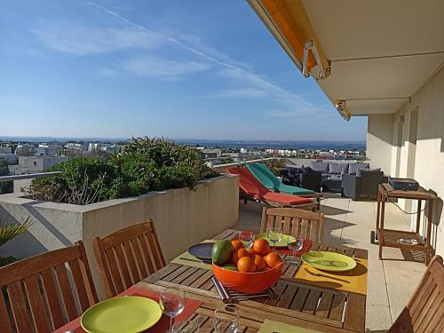 Fotografia z galérie ubytovania Superbe 4 pièces avec terrasse, clim, piscine et parking à Sète - FR-1-338-493 v destinácii Sète