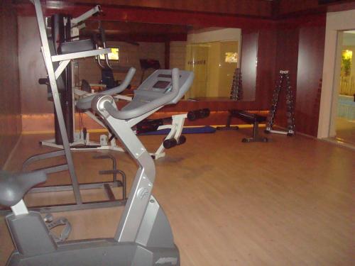 Gimnasio o instalaciones de fitness de Perissia Hotel & Convention Centre
