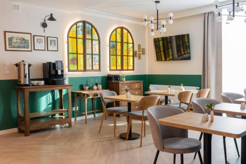 Reštaurácia alebo iné gastronomické zariadenie v ubytovaní Willa Zalesie