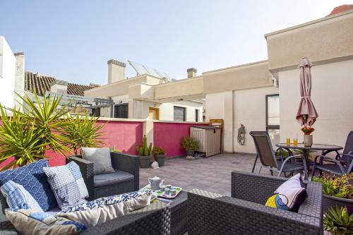 -MalagaSunApts-Romantic Private Terrace&Shared Pool
