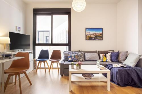 -MalagaSunApts-Romantic Private Terrace&Shared Pool