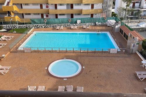 Bazén v ubytování Seaview Apartment Los Cactus nebo v jeho okolí