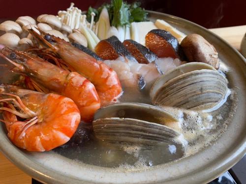 ホテルの敷地内または近くでの食事または食べ物
