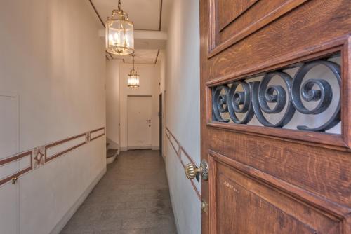 Фотография из галереи [Duomo-Porta Torre] Penthouse with Private Terrace в Комо
