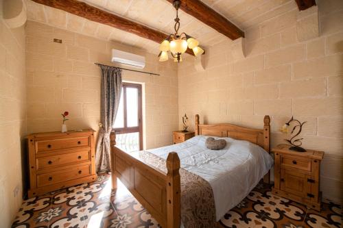 Gallery image of Ta' Gigi 5 Bedroom Farmhouse with Private Pool in Għarb