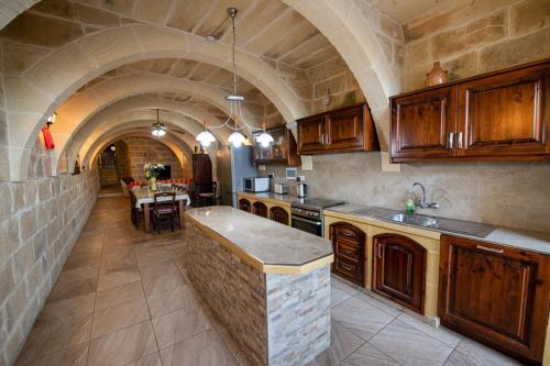 Gallery image of Ta' Gigi 5 Bedroom Farmhouse with Private Pool in Għarb