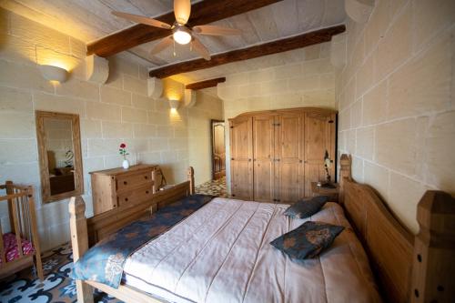 Gallery image of Ta' Gigi 5 Bedroom Farmhouse with Private Pool in Għarb