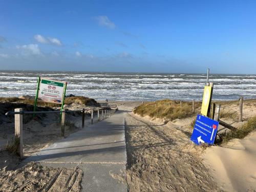 Fotografie z fotogalerie ubytování Gezellig vakantiehuisje op loopafstand van de duinen en het betoverende Egmondse strand v destinaci Egmond aan Zee