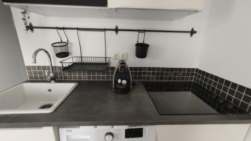 Kúpeľňa v ubytovaní Begonia City Center Apartment 230 BY NAMASTE ELITE