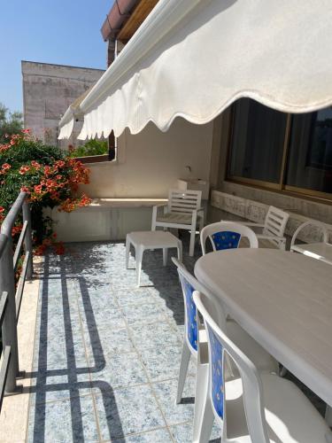 Μπαλκόνι ή βεράντα στο Casa in Salento sul mare con terrazze panoramiche
