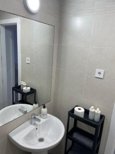 Ванна кімната в Apartamentos Torremolinos centro 5