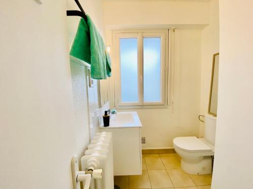 Vannas istaba naktsmītnē Le Joly Cocon-Proche mer-wifi-fibre