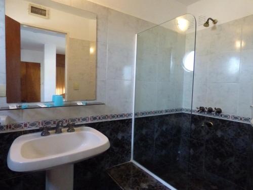 
A bathroom at Hotel Torre Jardin
