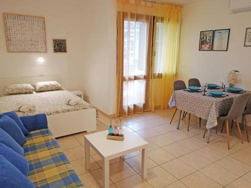 Posezení v ubytování Apartment Angie - Intermezzo with sea view in center of Rabac