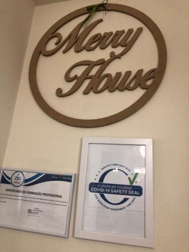 Merry's House tesisinde sergilenen bir sertifika, ödül, işaret veya başka bir belge