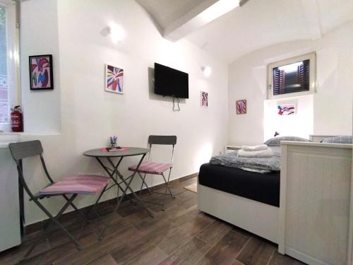 Good Vibrations Apartments