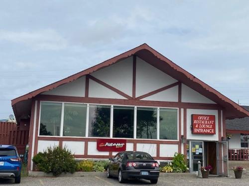 RED DOG INN – Photos 4