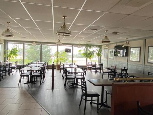 RED DOG INN – Photos 5