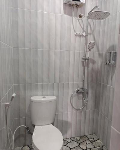 A bathroom at Anyak's place Syariah