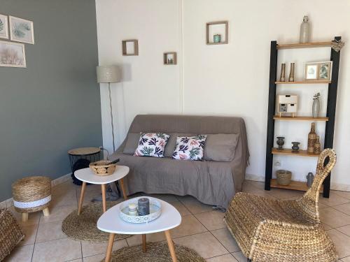Gallery image of Maison bord du Thouet/ parking/ terrasse / fibre in Taizé