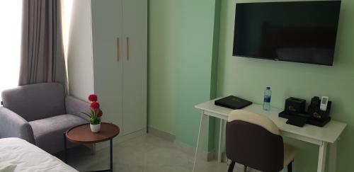 Μια τηλεόραση ή/και κέντρο ψυχαγωγίας στο Eastern City Hotel