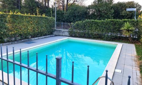 The swimming pool at or close to Profumo di Rosa Desenzano