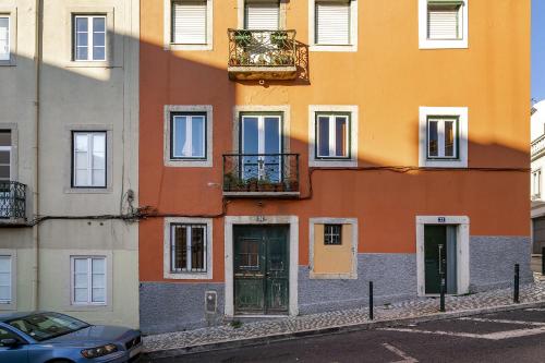 WHome Lisbon's Best Kept Secret: 2-Bed w/AC & Patio