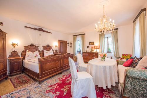 Postel nebo postele na pokoji v ubytování Ferienhaus Perner Gartenhaus unterm Lindenbaum