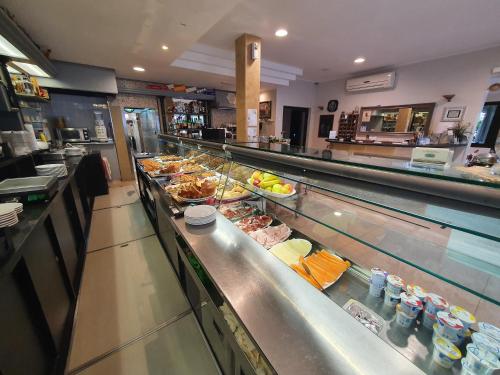 a buffet line in a fast food restaurant at La Lanterna in Silvi Marina