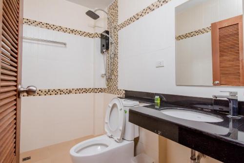 Ванная комната в Lanta Ray Bay Hotel