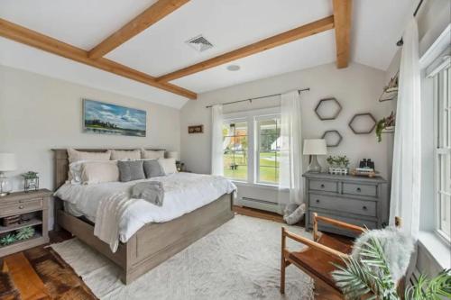 Φωτογραφία από το άλμπουμ του LUXURY on SACO RIVER with HOT TUB & MOUNTAIN VIEWS σε Conway