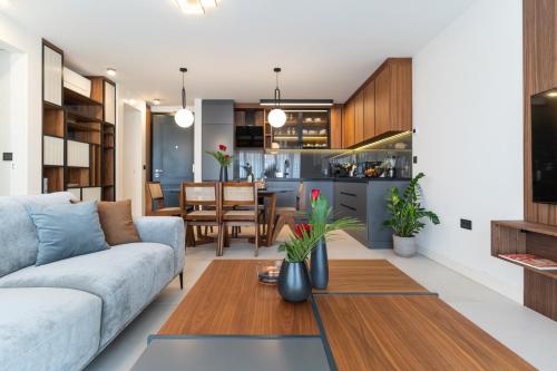EZ Luxury Living