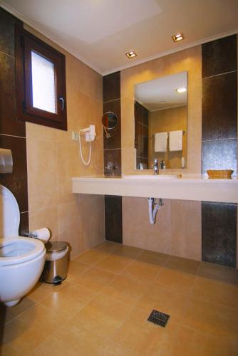 Gallery image of Porto Plaza Hotel in Agios Ioannis Kaspaka
