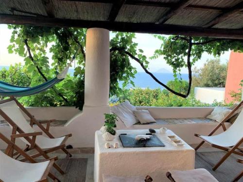 Villa Ginestra - casa di fine 800' elegante e con vista sul mare