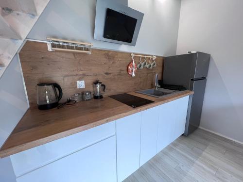 Kuchyňa alebo kuchynka v ubytovaní Apartament Pod Jaworami z antresolą