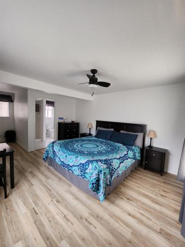 Ein Bett oder Betten in einem Zimmer der Unterkunft Plainview Motel