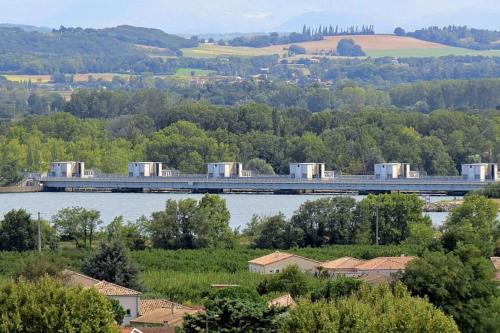 Maison de Charmes au bord du Rhône, Cadre de rêve !