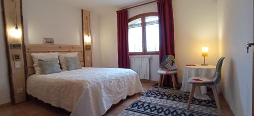 Кровать или кровати в номере Villa Montée de France