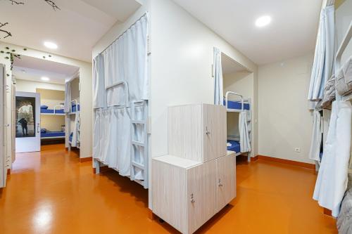 Ένα μπάνιο στο Turoqua Hostel