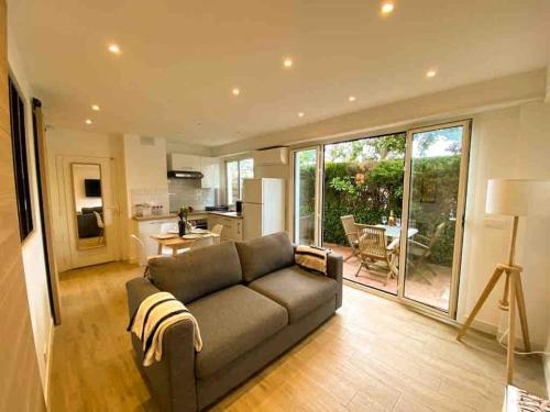 Гостиная зона в Le coeur du Cap d'Antibes - Terrasse - Parking - Wifi