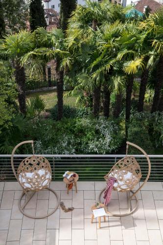 Κήπος έξω από το Villa Hochland