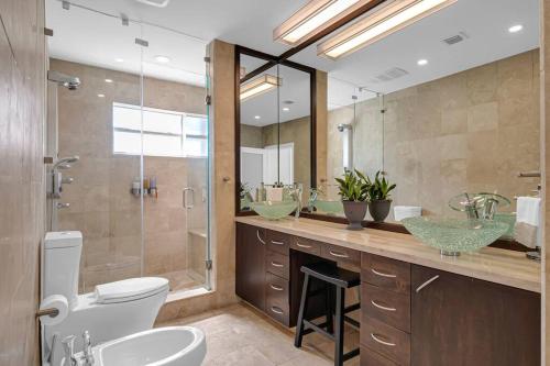 Ванная комната в Casa la Miami - Central location Villa with Pool & Gym