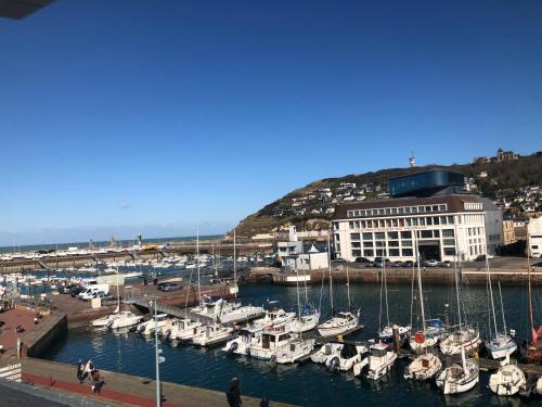 Captain YOO - Régate- Sentir les embruns vue/port