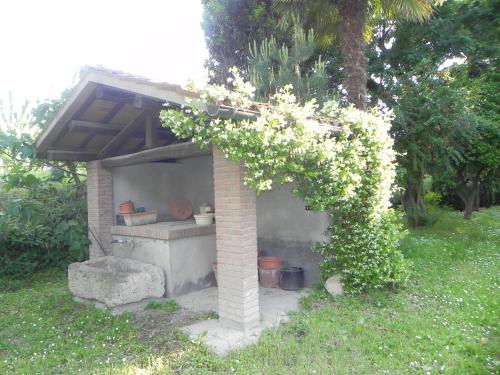 Κήπος έξω από το Caterina Residence