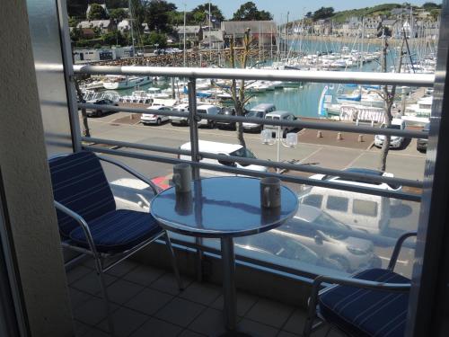 Joli appartement avec wifi sur le port de Dahouet