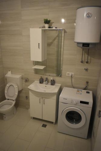 Ένα μπάνιο στο Hercegovina Rent