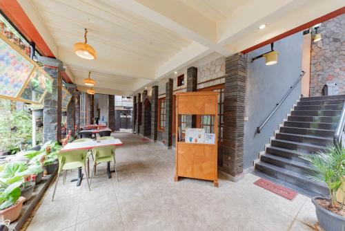 Η κουζίνα ή μικρή κουζίνα στο Urbanview Hotel Villa Surya Bandung