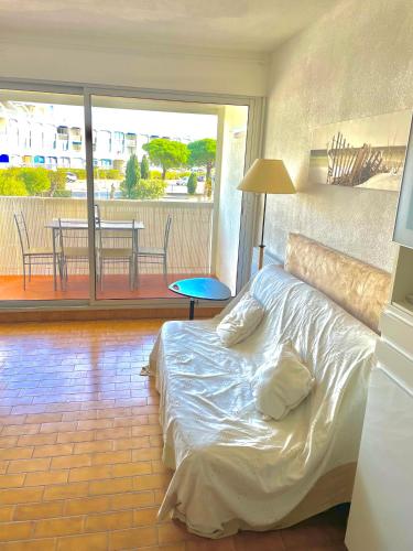 Photo de la galerie de l'établissement Chez Jorge et Mae - Studio 4 pers. La Frégate - Grau du Roi- France, au Grau-du-Roi