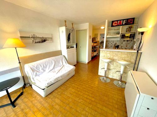 Kuchyňa alebo kuchynka v ubytovaní Chez Jorge et Mae - Studio 4 pers. La Frégate - Grau du Roi- France